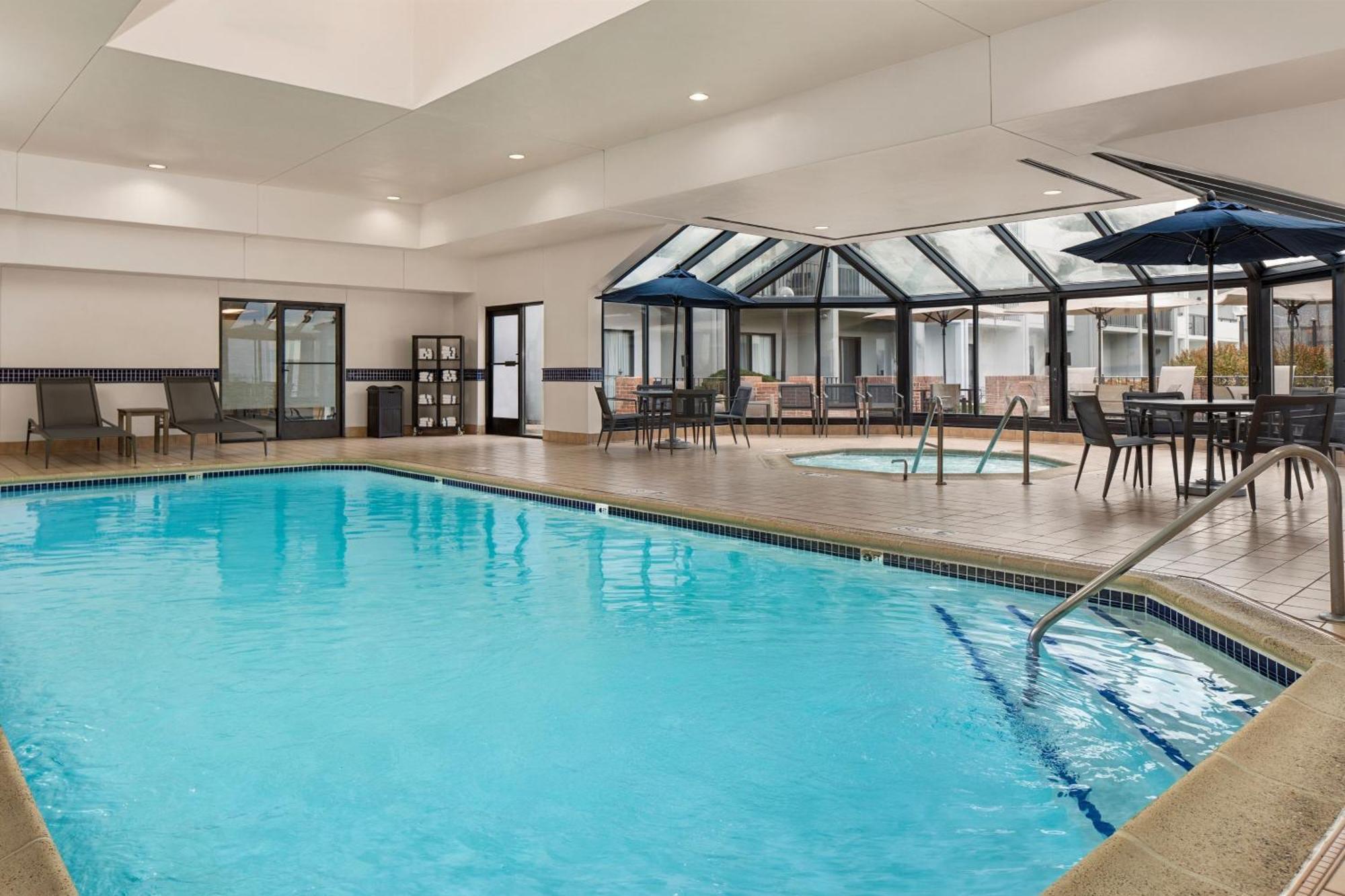 Hotel Courtyard By Marriott Chicago Waukegan / Gurnee Exterior foto