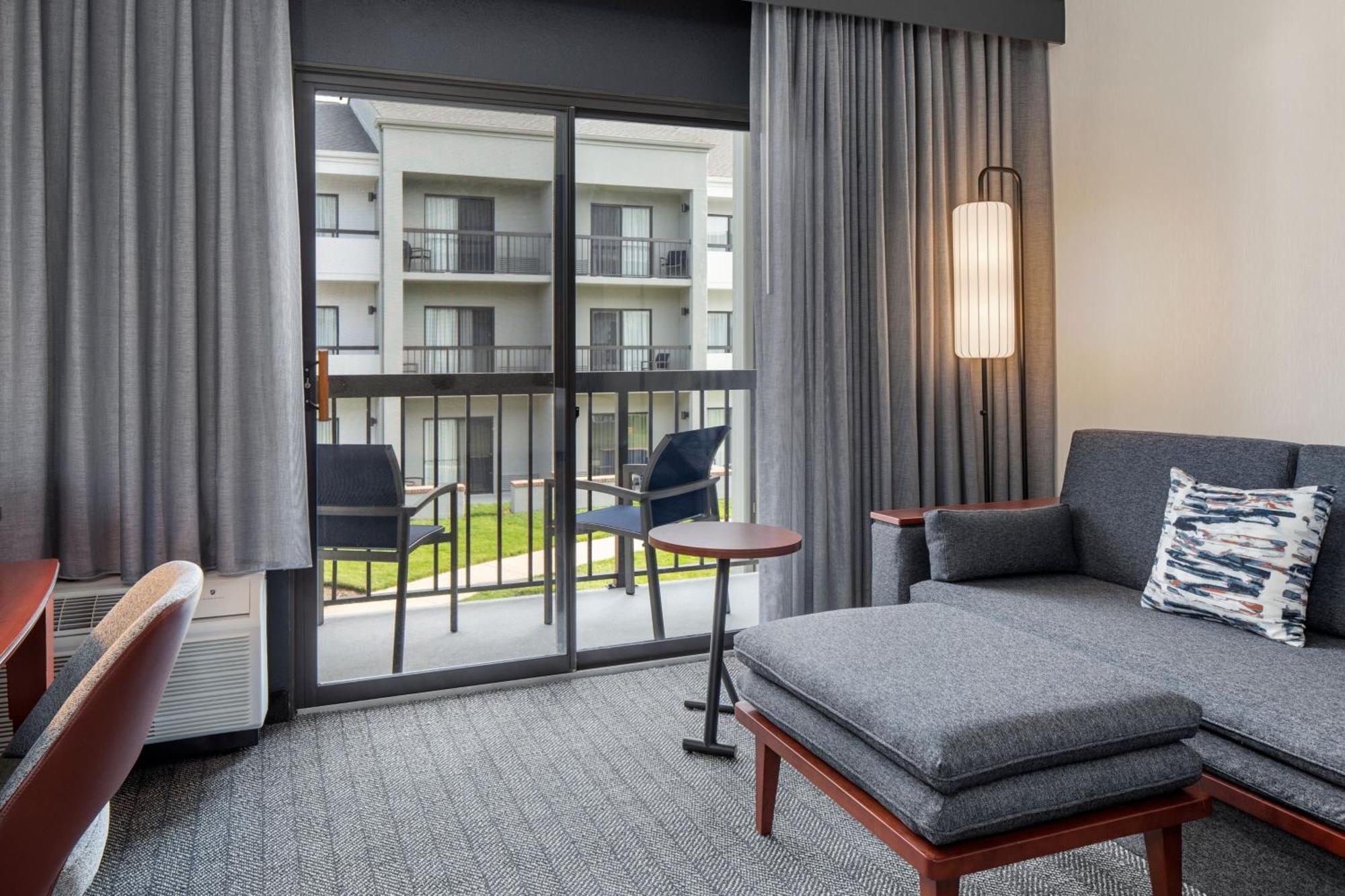 Hotel Courtyard By Marriott Chicago Waukegan / Gurnee Exterior foto