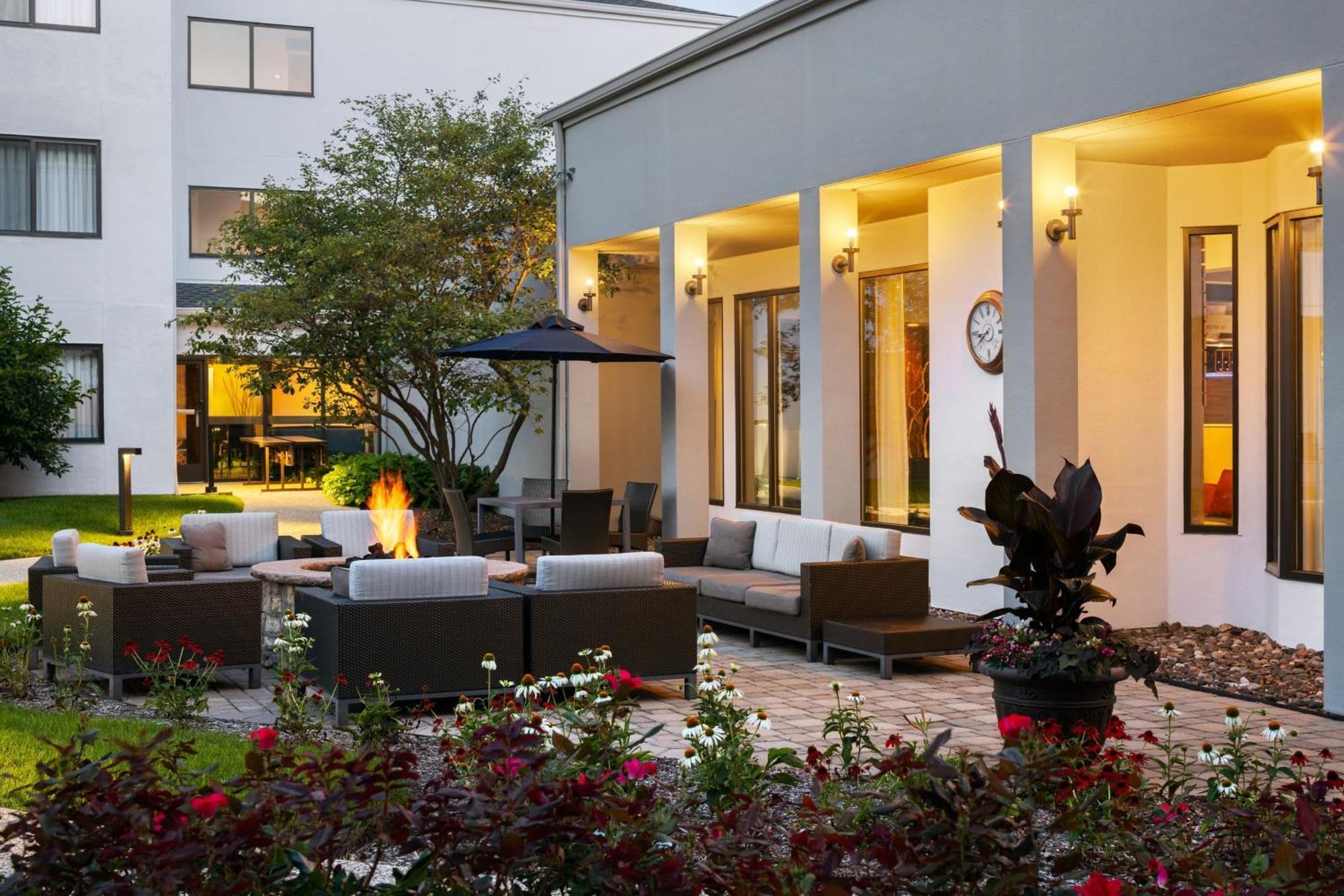 Hotel Courtyard By Marriott Chicago Waukegan / Gurnee Exterior foto