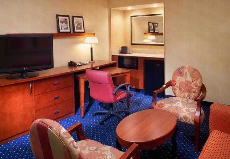 Hotel Courtyard By Marriott Chicago Waukegan / Gurnee Zimmer foto